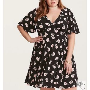 Torrid Floral Print V-Neck Flutter Dress 3X